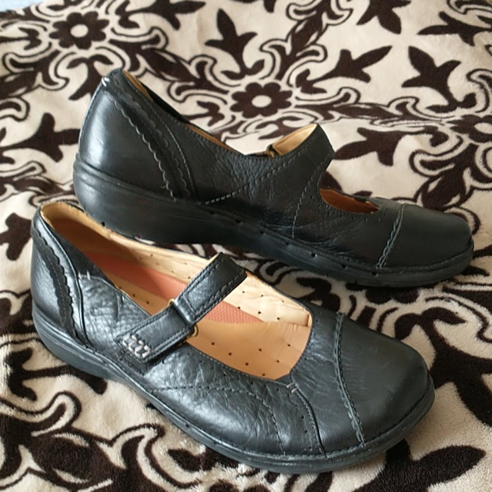 Clarks structured leather shoes